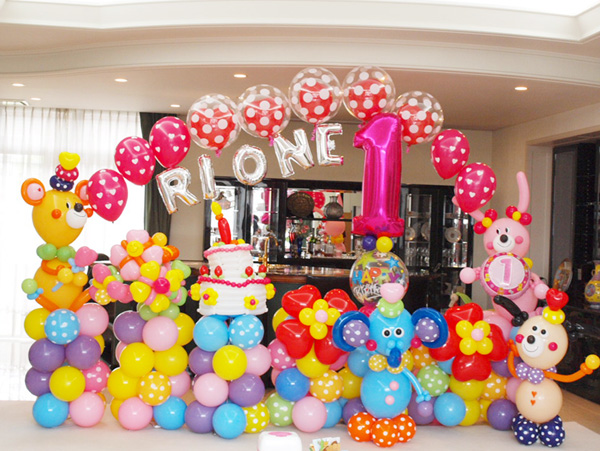 1歳のお誕生日のバルーンいっぱい飾付け Balloon Artist Fumico Official Site バルーンアーティスト Fumico 公式サイト
